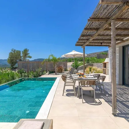 Massari Hills 8 Villa Malona Village