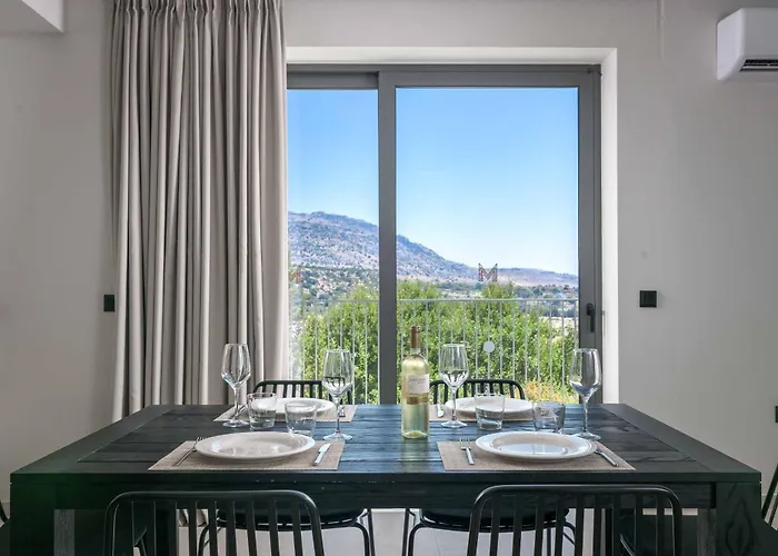 Massari Hills 8 Villa Malona Village